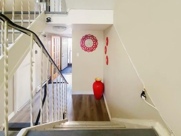 23 - 23 Mccallum Crt, Brampton, L6W3M4 | Image 2