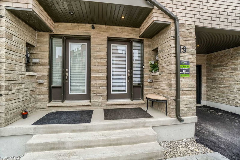 19 Woodstream Dr, Toronto, M9W0G1 | Image 2