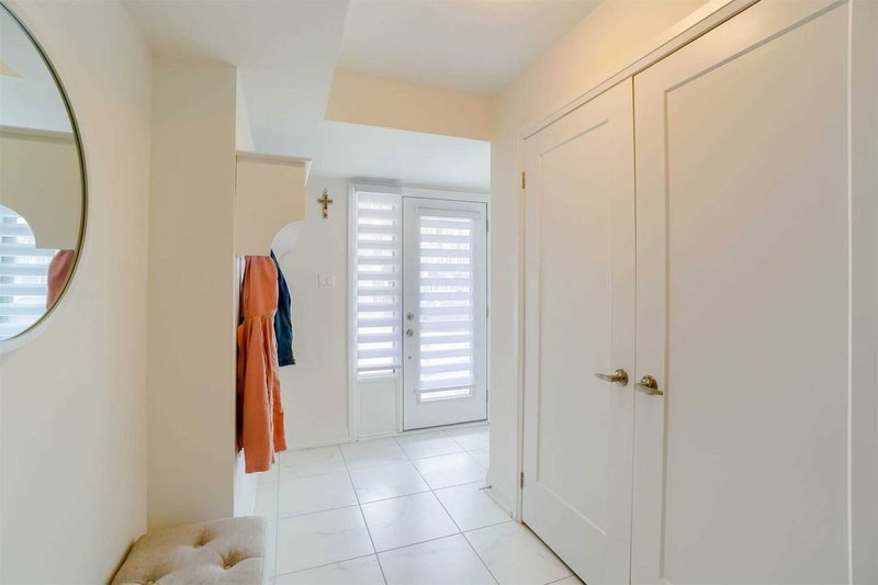 19 Woodstream Dr, Toronto, M9W0G1 | Image 3