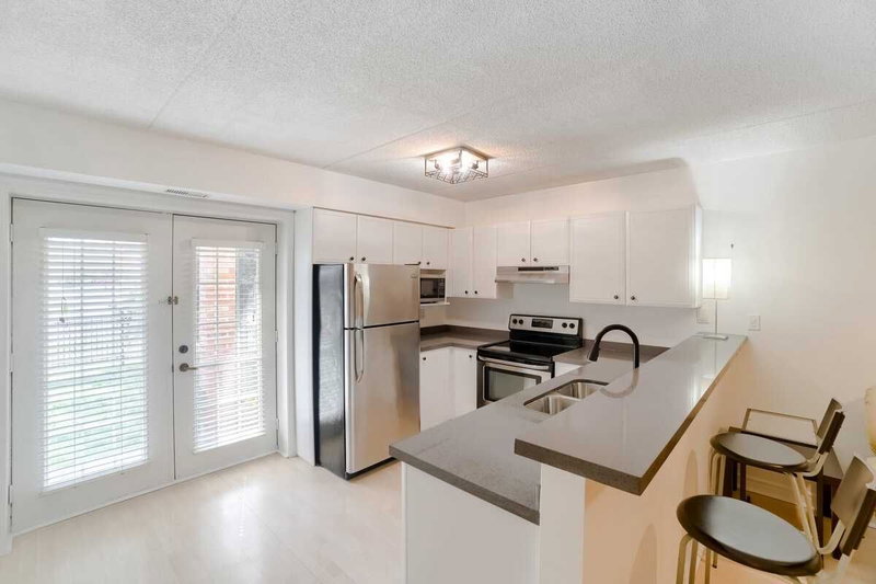 111 - 4003 Kilmer Dr, Burlington, L7M4M1 | Image 3