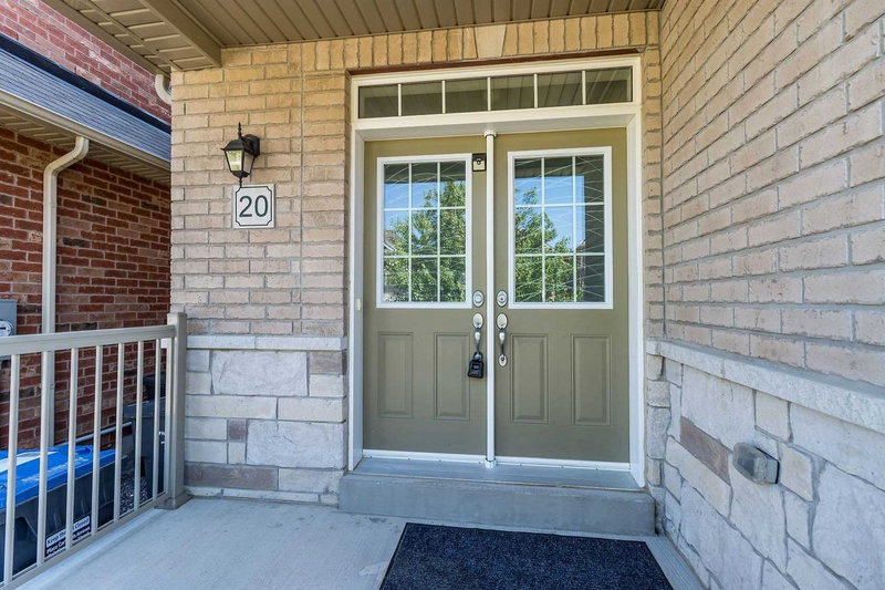 20 Blackberry Valley Cres, Caledon, L7C3Z7 | Image 2