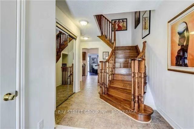 67 - 6035 Bidwell Tr, Mississauga, L5V 3C9 | Image 3