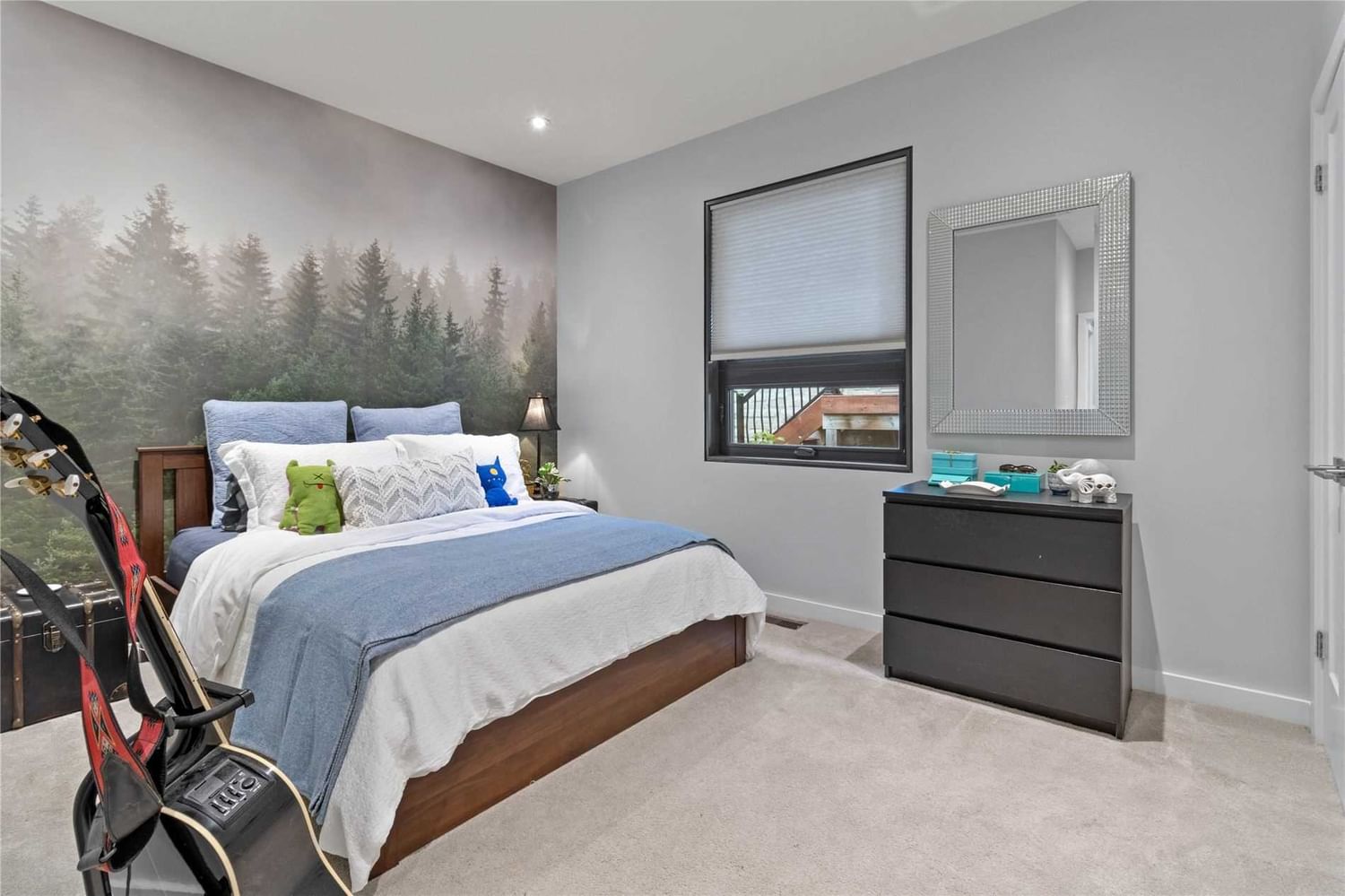 Detached House sold at 868 Danforth Place, Burlington, Ontario, L7T1S2 - Bayview - MLS: W5693553