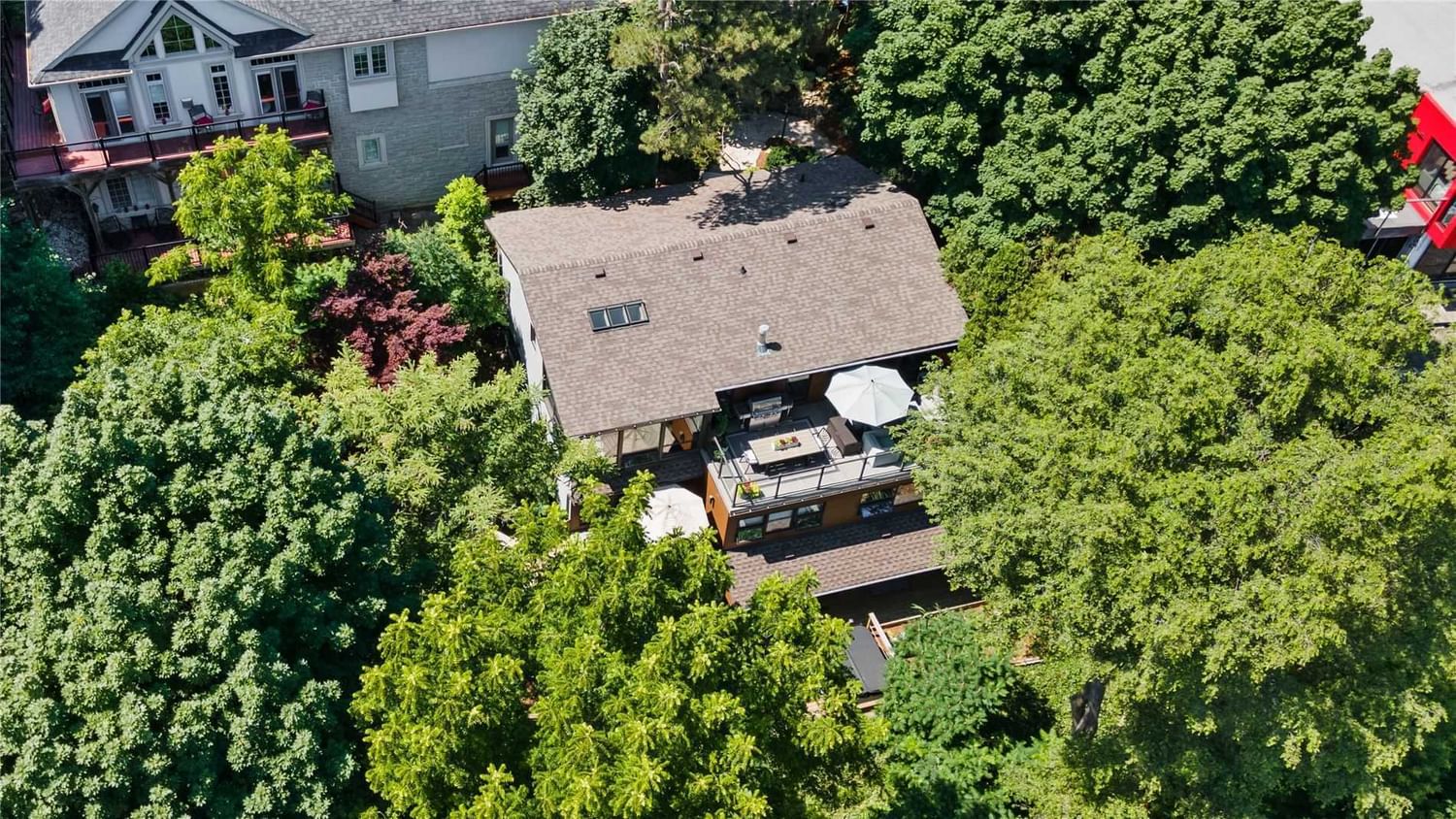 Detached House sold at 868 Danforth Place, Burlington, Ontario, L7T1S2 - Bayview - MLS: W5693553