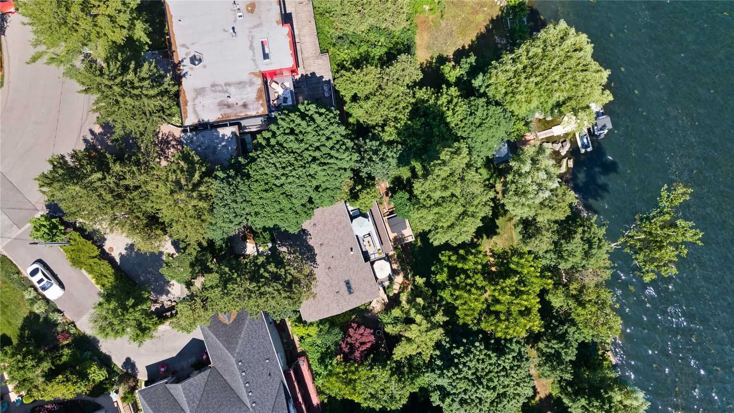 Detached House sold at 868 Danforth Place, Burlington, Ontario, L7T1S2 - Bayview - MLS: W5693553
