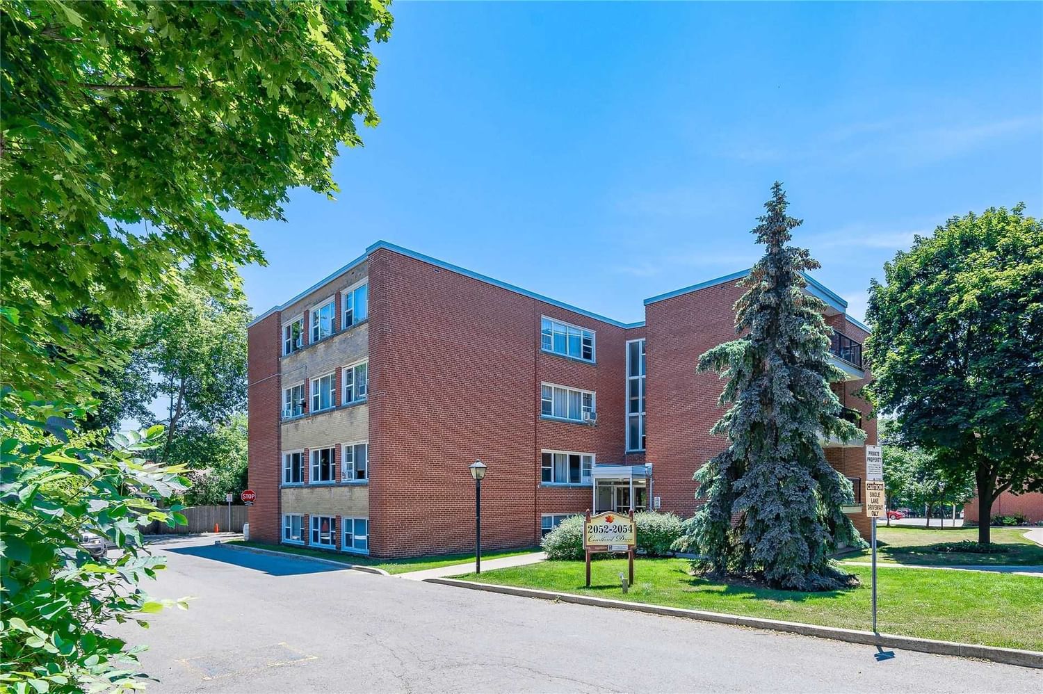 Condo sold at 407-2054 Courtland Drive, Burlington, Ontario, L7R 1R8 - Brant - MLS: W5694457