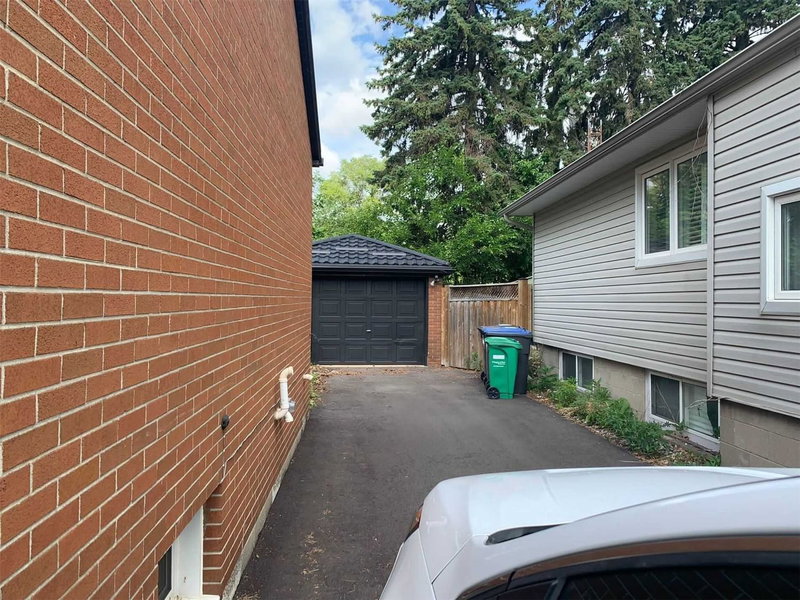 194 Queen St W, Mississauga, L5H1L6 | Image 2