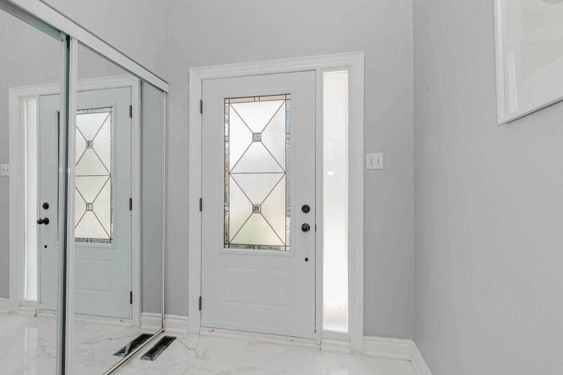 8 Norbrook Cres, Toronto, M9V4P8 | Image 3