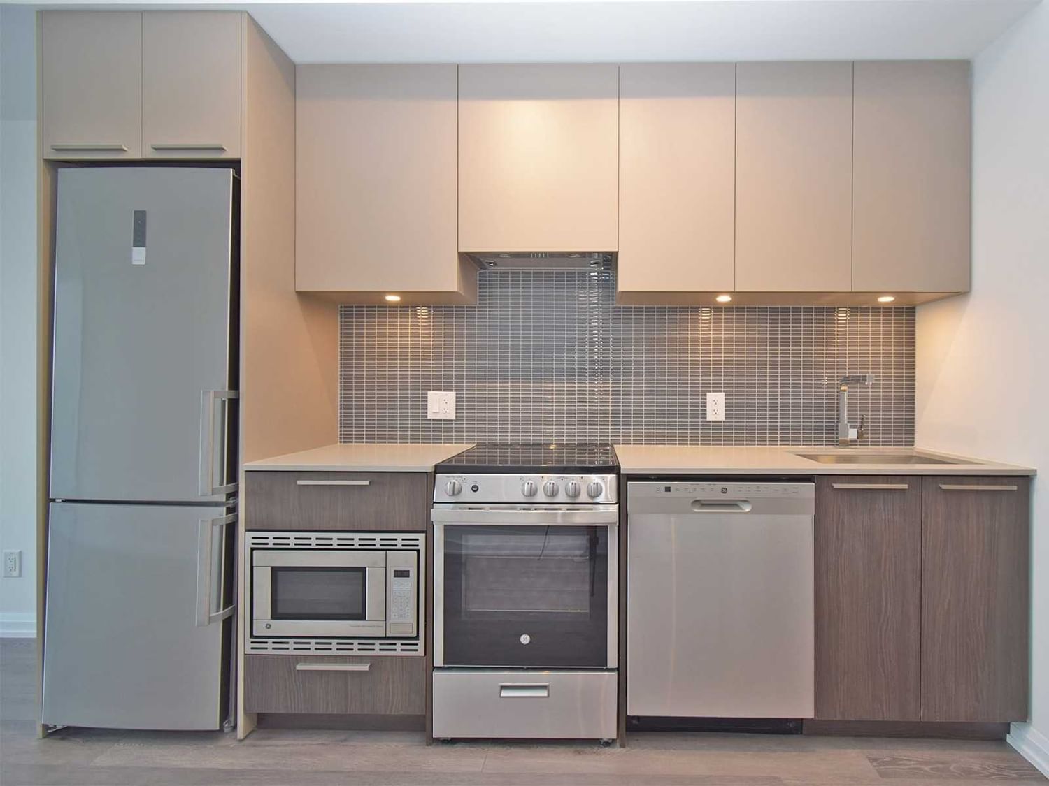 Condo leased at 316-4208 Dundas Street, Toronto, Edenbridge-Humber Valley, M8X 0B1 - MLS: W5696229