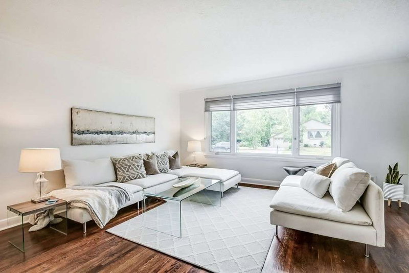 4 Cranston Rd, Toronto, M9B3X8 | Image 2
