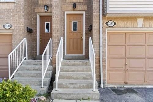 Townhouse sold at 1201 Parkwest Place, Mississauga, Lakeview, L5E3K3 - MLS: W5702425