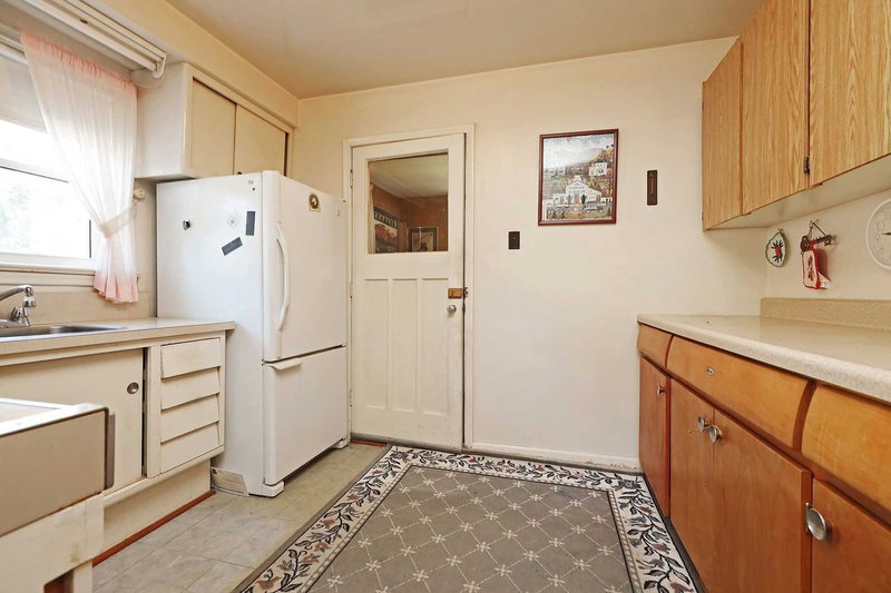 120 Edinborough Crt, Toronto, M6N2E8 | Image 3