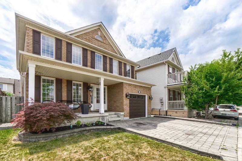 599 Caverhill Cres, Milton, L9T5K5 | Image 2