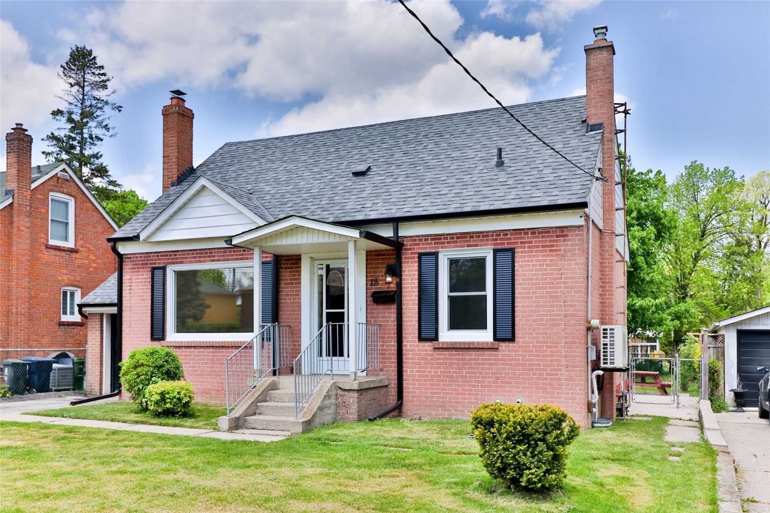 Detached House leased at Lower-18 Meadow Lane Avenue, Toronto, Downsview-Roding-CFB, M3L1C1 - MLS: W5705962