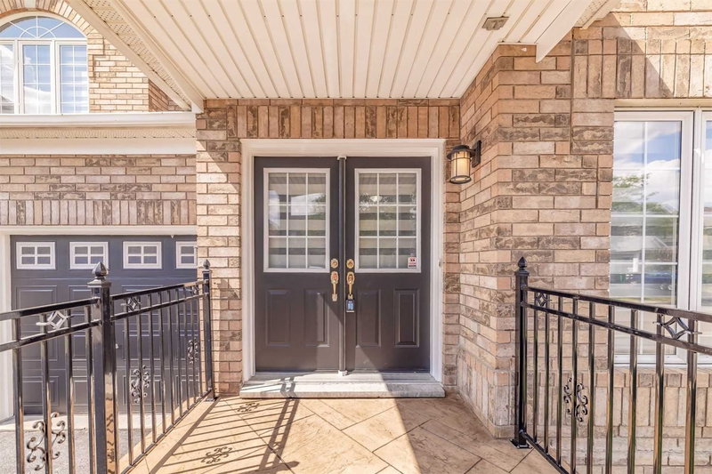 30 Bowsfield Dr, Brampton, L6P1A6 | Image 3