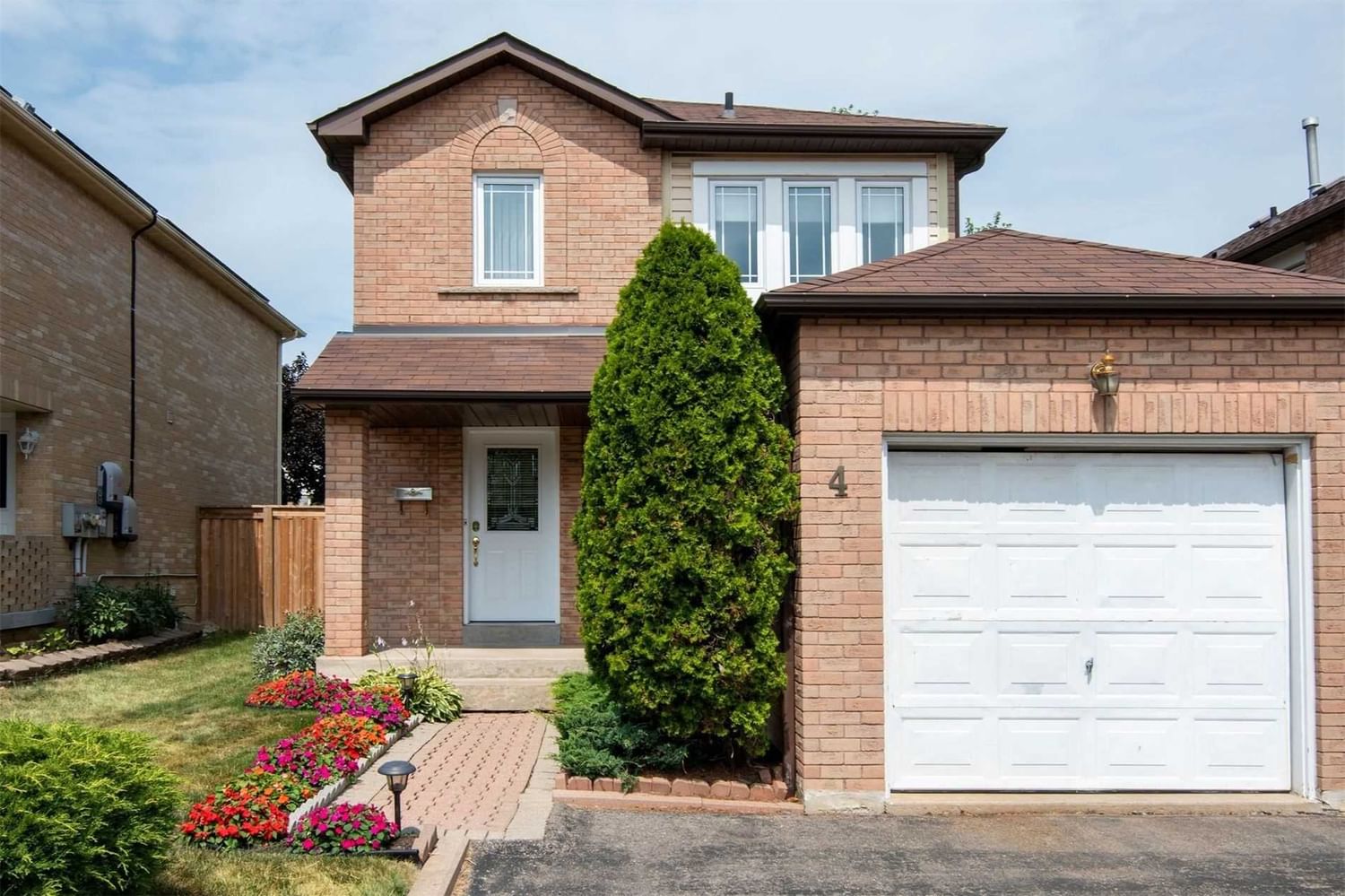 Detached House sold at 4 Nectarine Crescent, Brampton, Westgate, L6S 5Y8 - MLS: W5714154