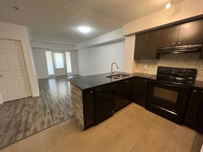 101 - 60 Baycliffe Cres, Brampton, L1P1W7 | Image 2