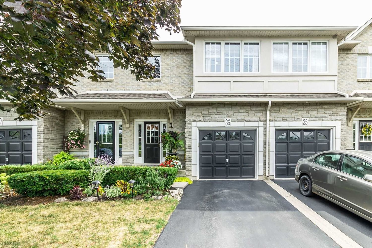Townhouse sold at 36-1375 Stephenson Drive, Burlington, Ontario, L7S2A5 - Brant - MLS: W5722183