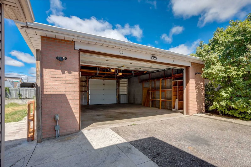 6 Monaco Crt, Toronto, M3N1R8 | Image 2