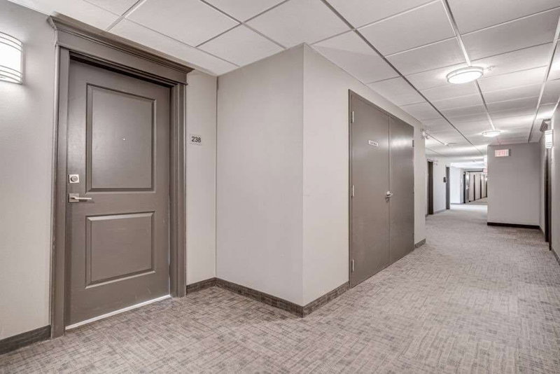 238 - 5010 Corporate Dr, Burlington, L6M0H6 | Image 3