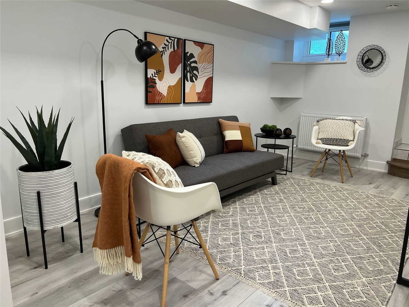 Bsmt - 76 Glendale Ave, Toronto, M6R 2T1 | Image 2
