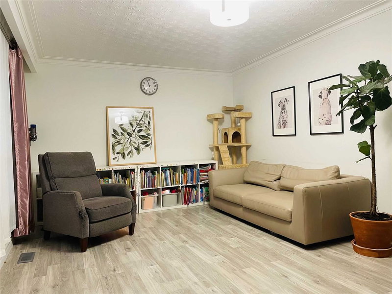 2076 Constance Dr, Oakville, L6J2V7 | Image 2