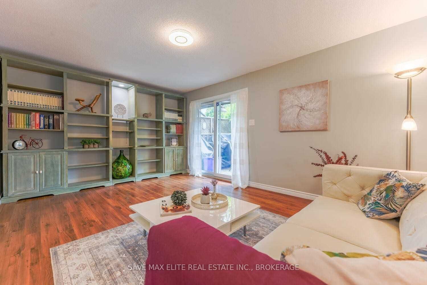 Listing Image 8