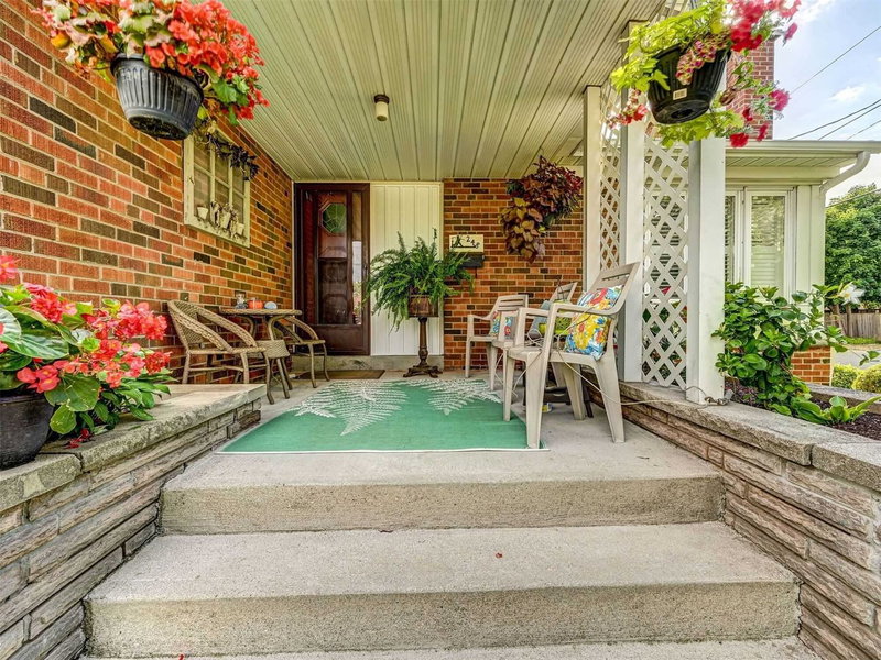 248 Kingsleigh Crt, Milton, L9T 1X7 | Image 3