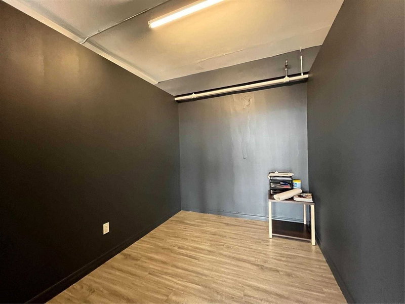 200C - 105 Brockhouse Rd, Toronto, M8W2W8 | Image 2