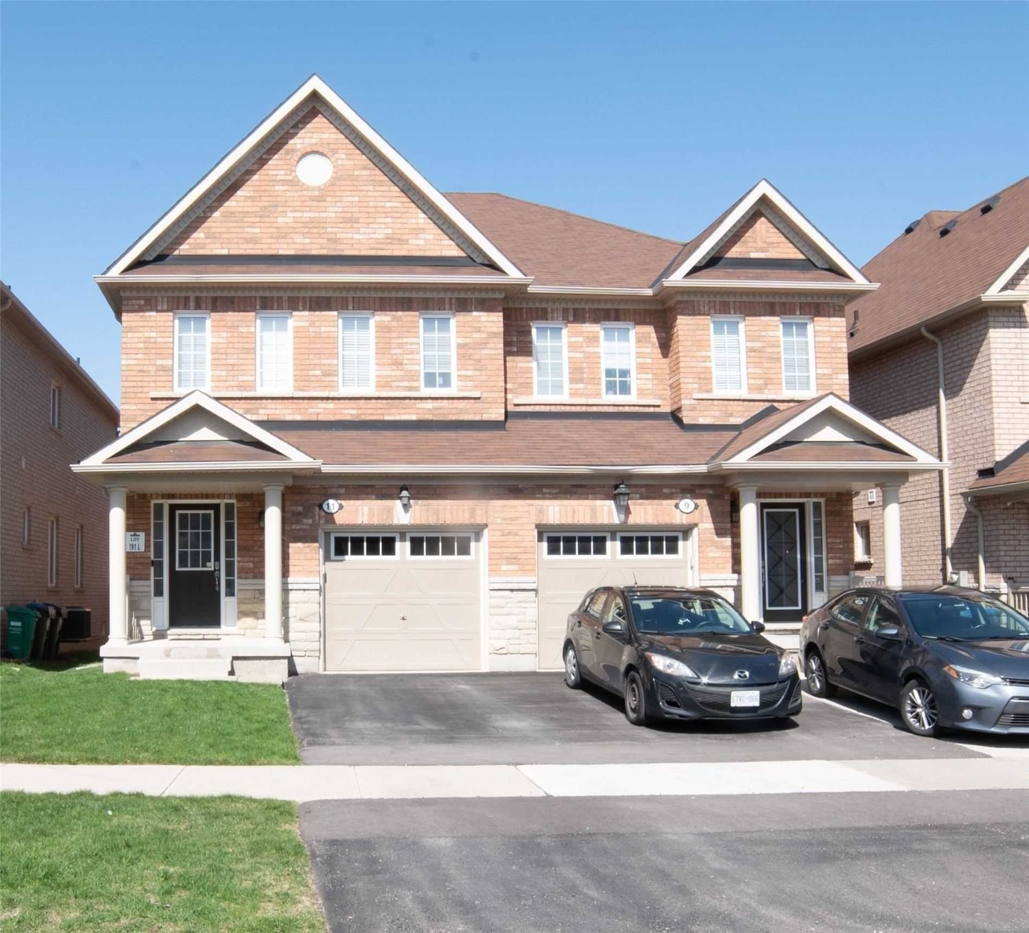 Semi-Detached House leased at 11 Selsdon Street, Brampton, Credit Valley, L6X3E3 - MLS: W5734870