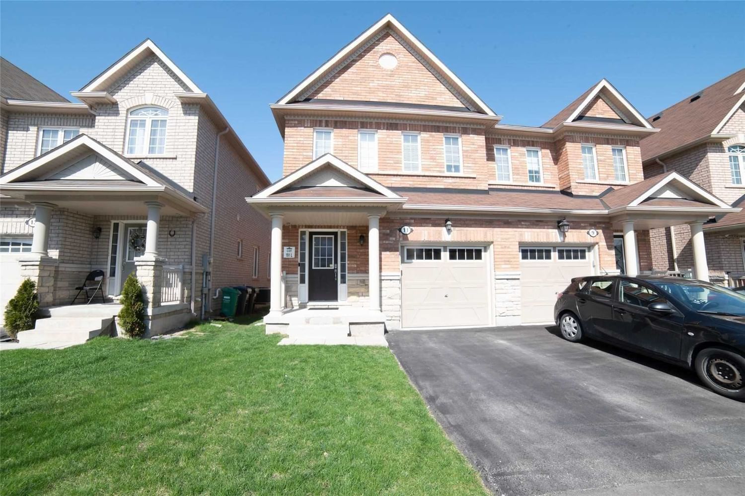 Semi-Detached House leased at 11 Selsdon Street, Brampton, Credit Valley, L6X3E3 - MLS: W5734870