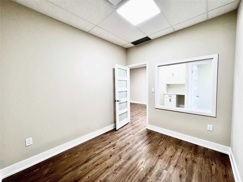 213 - 3485 Rebecca St, Oakville, L6L 6X9 | Image 2