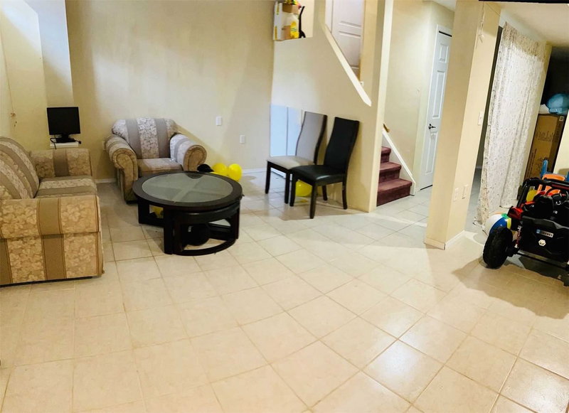 42 Mossgrove Cres, Brampton, L7A 3E6 | Image 2