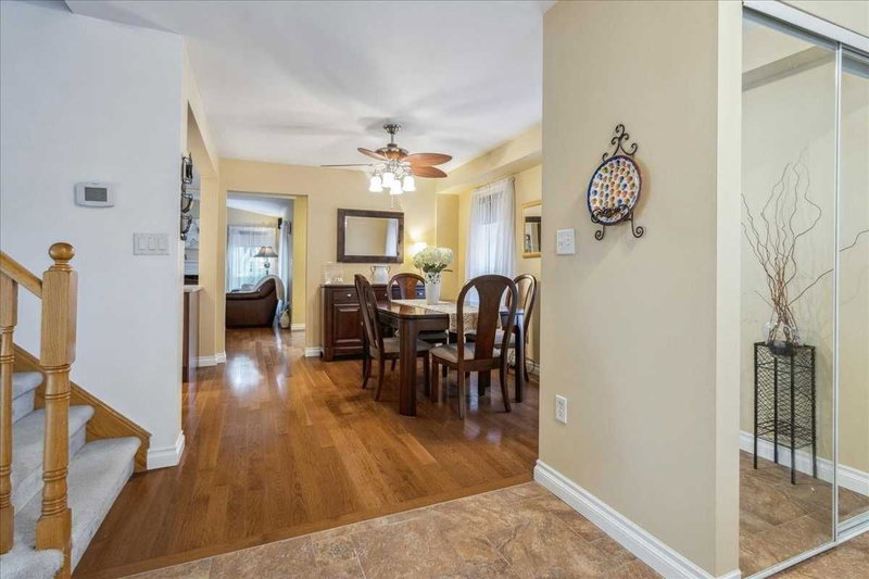 465 Pondview Pl, Oakville, L6L 1H4 | Image 3