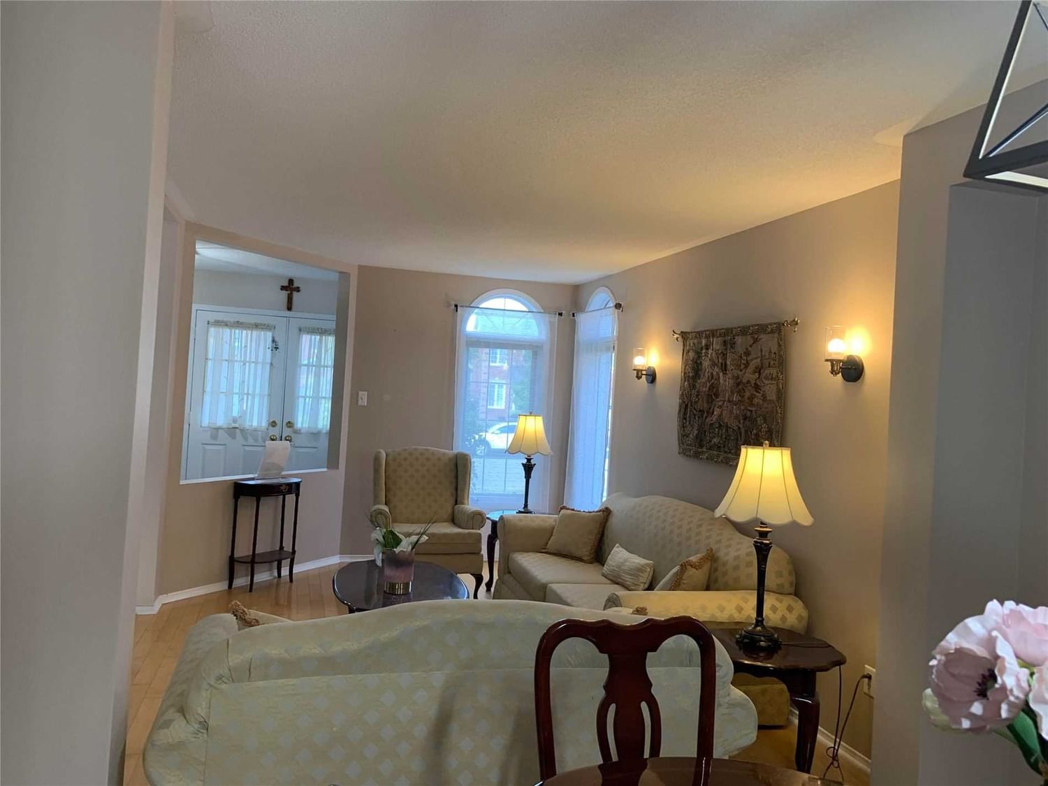 Listing Image 4