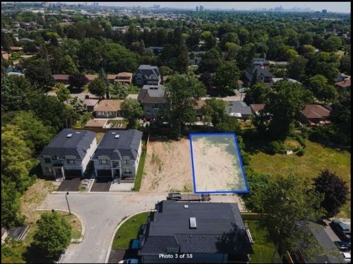 197 Mateo Pl, Mississauga, L5A2K4 | Image 2