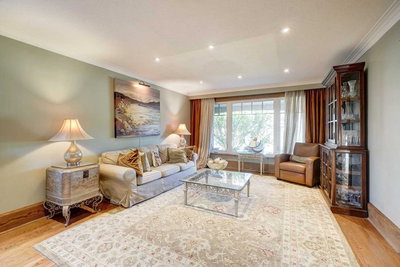 9 Tettenhall Road, Toronto, Ontario image-0-3