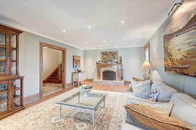 9 Tettenhall Road, Toronto, Ontario image-0-4