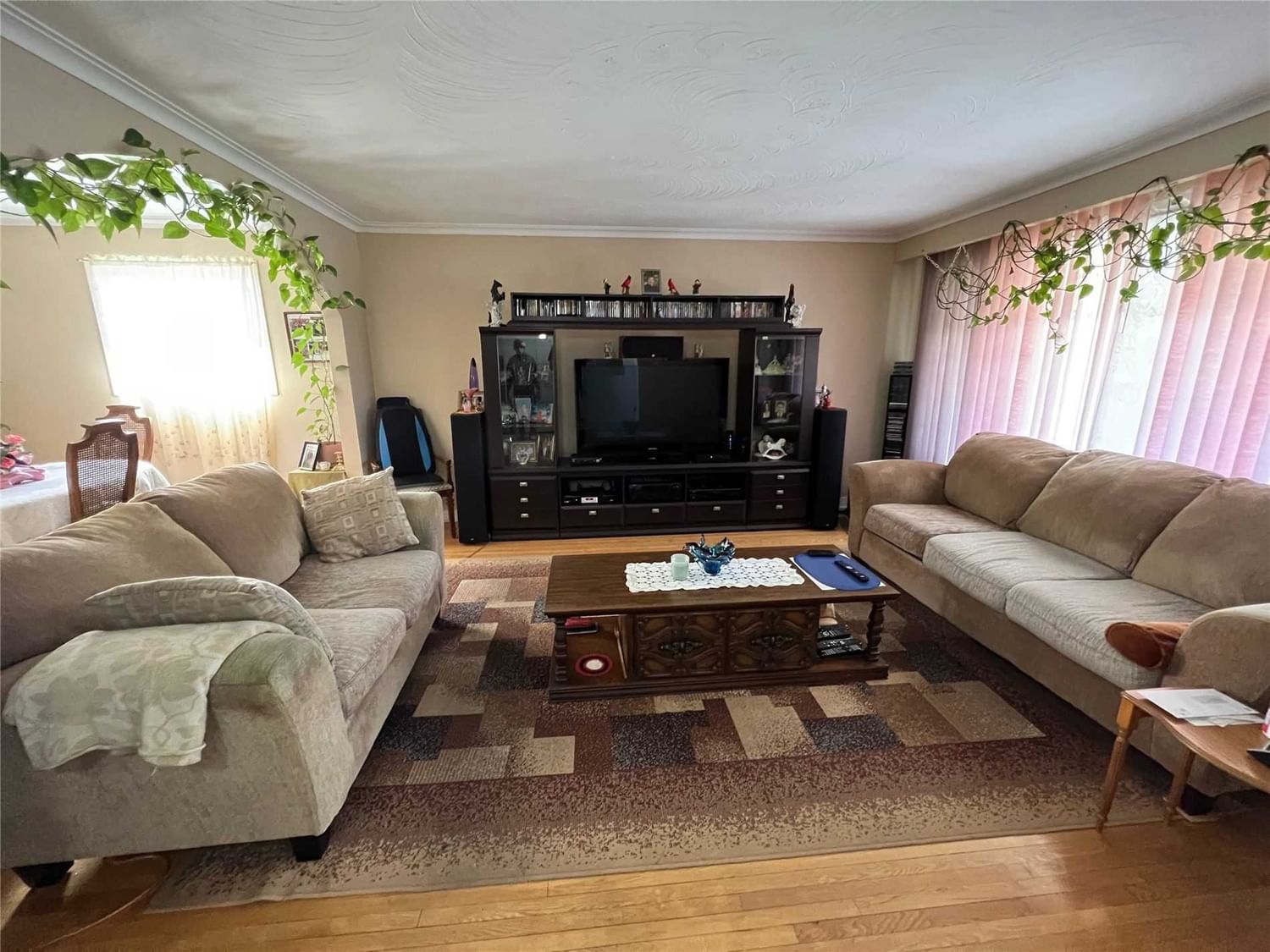 Listing Image 3