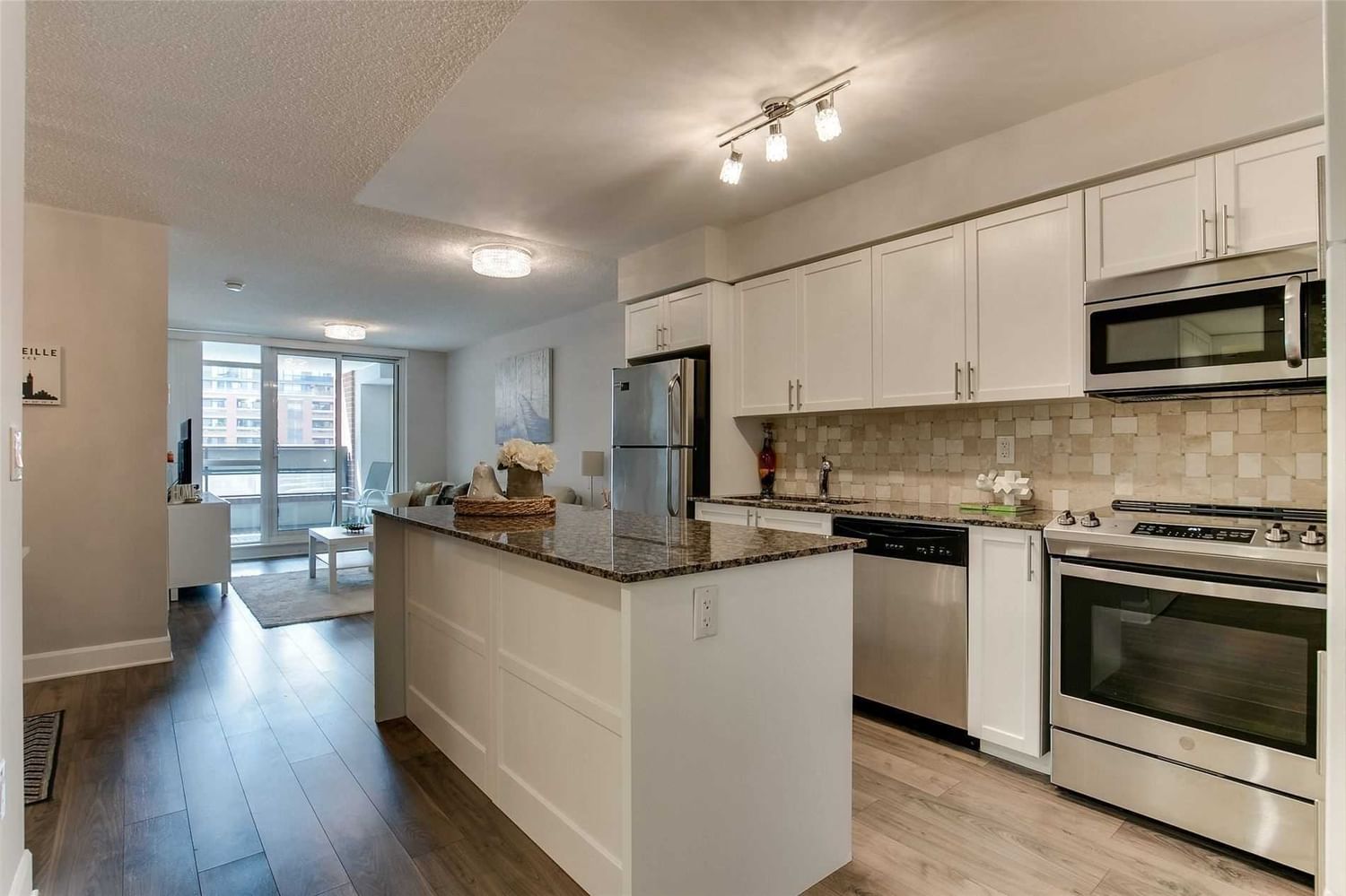 Condo leased at 443-36 Via Bagnato, Toronto, Yorkdale-Glen Park, M6A 1C3 - MLS: W5748842