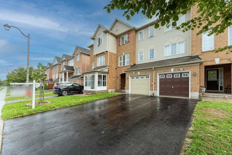 67 Decker Hollow Circ, Brampton, L6X0L5 | Image 2
