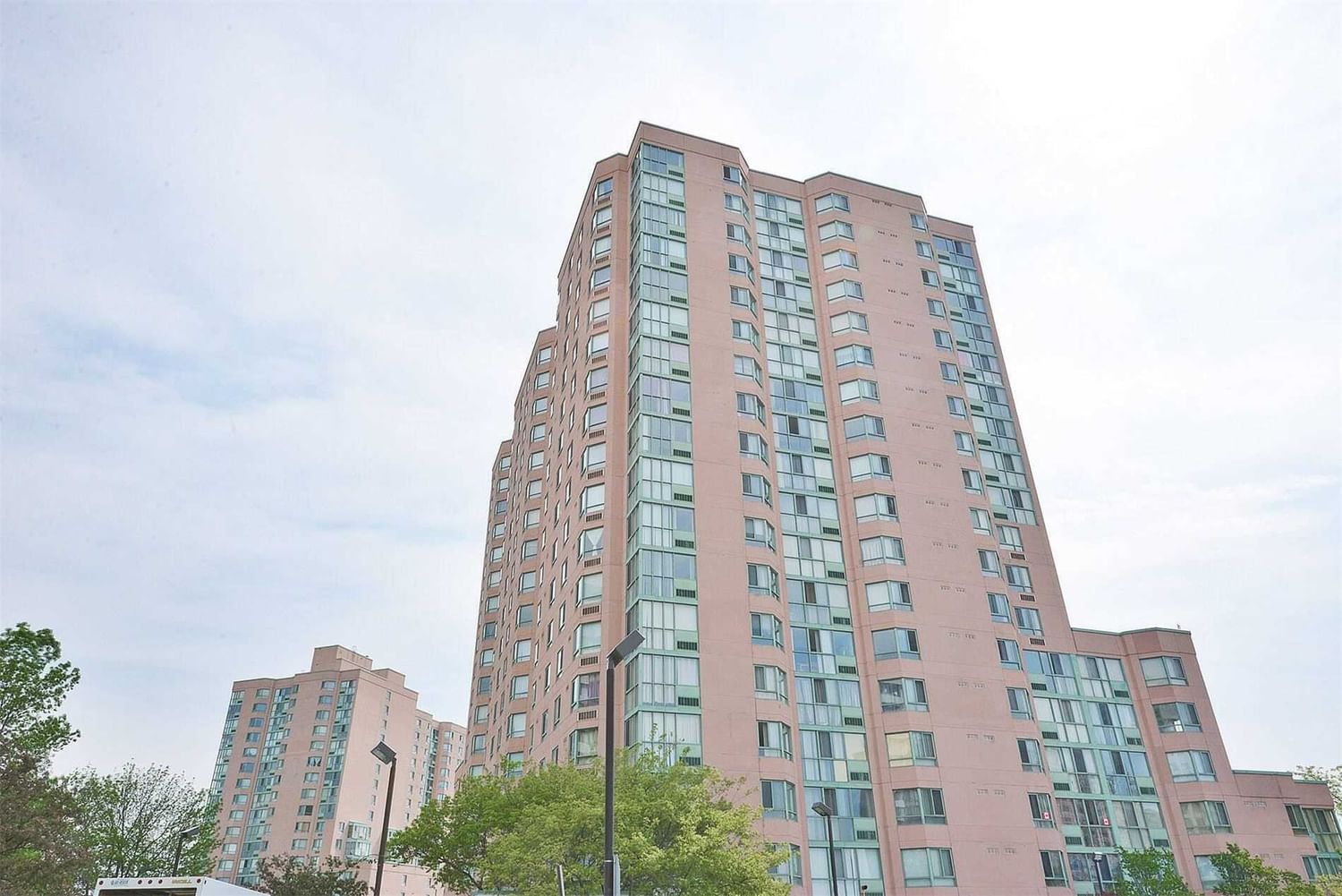 Condo sold at 910-41 Markbrook Lane, Toronto, Mount Olive-Silverstone-Jamestown, M9V5E6 - MLS: W5753302