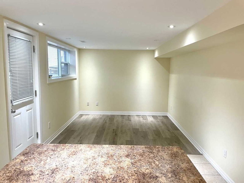 1 - 43 Broadview Ave, Mississauga, L5H2S8 | Image 3