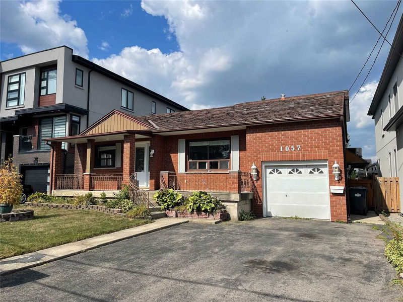 Unit Upper — 1057 Shaw Dr, Mississauga - Lakeview image-0-0