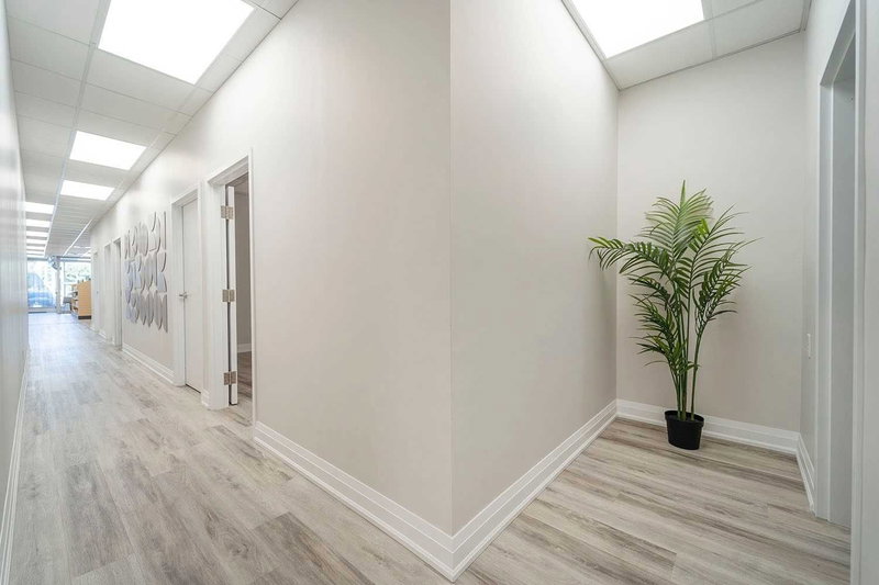 374 Lakeshore Rd E, Mississauga, L5H1H5 | Image 2