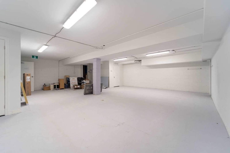 374 Lakeshore Rd E, Mississauga, L5H1H5 | Image 2