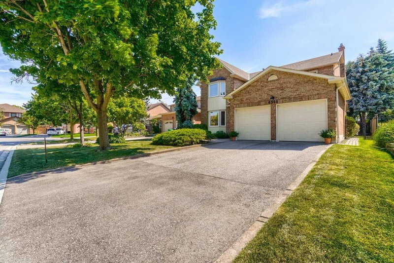 4344 Dallas Crt, Mississauga, L4W4G7 | Image 2