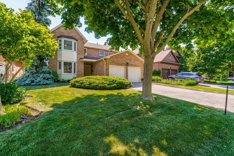 4344 Dallas Crt, Mississauga, L4W4G7 | Image 3