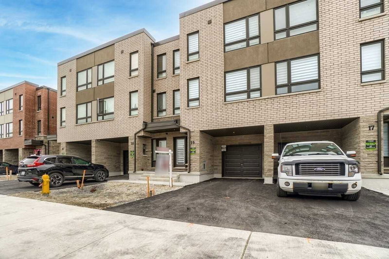 19 Woodstream Dr, Toronto, M9W0G1 | Image 2