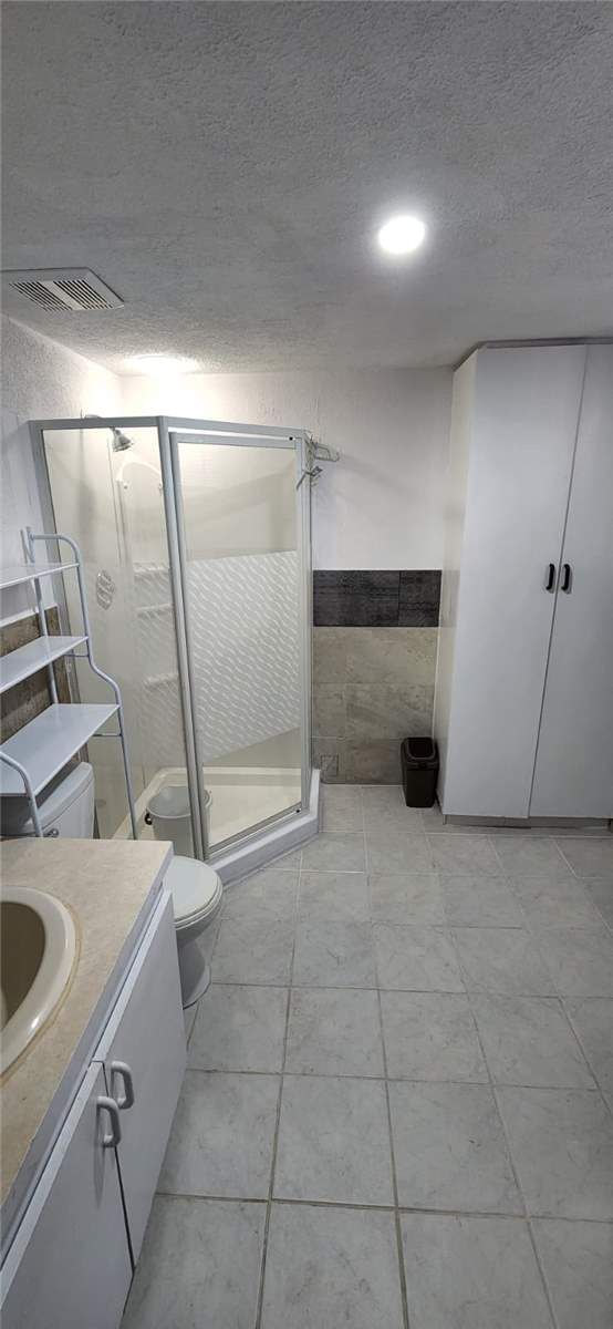 7610 Anaka Dr, Mississauga, L4T3H7 | Image 2